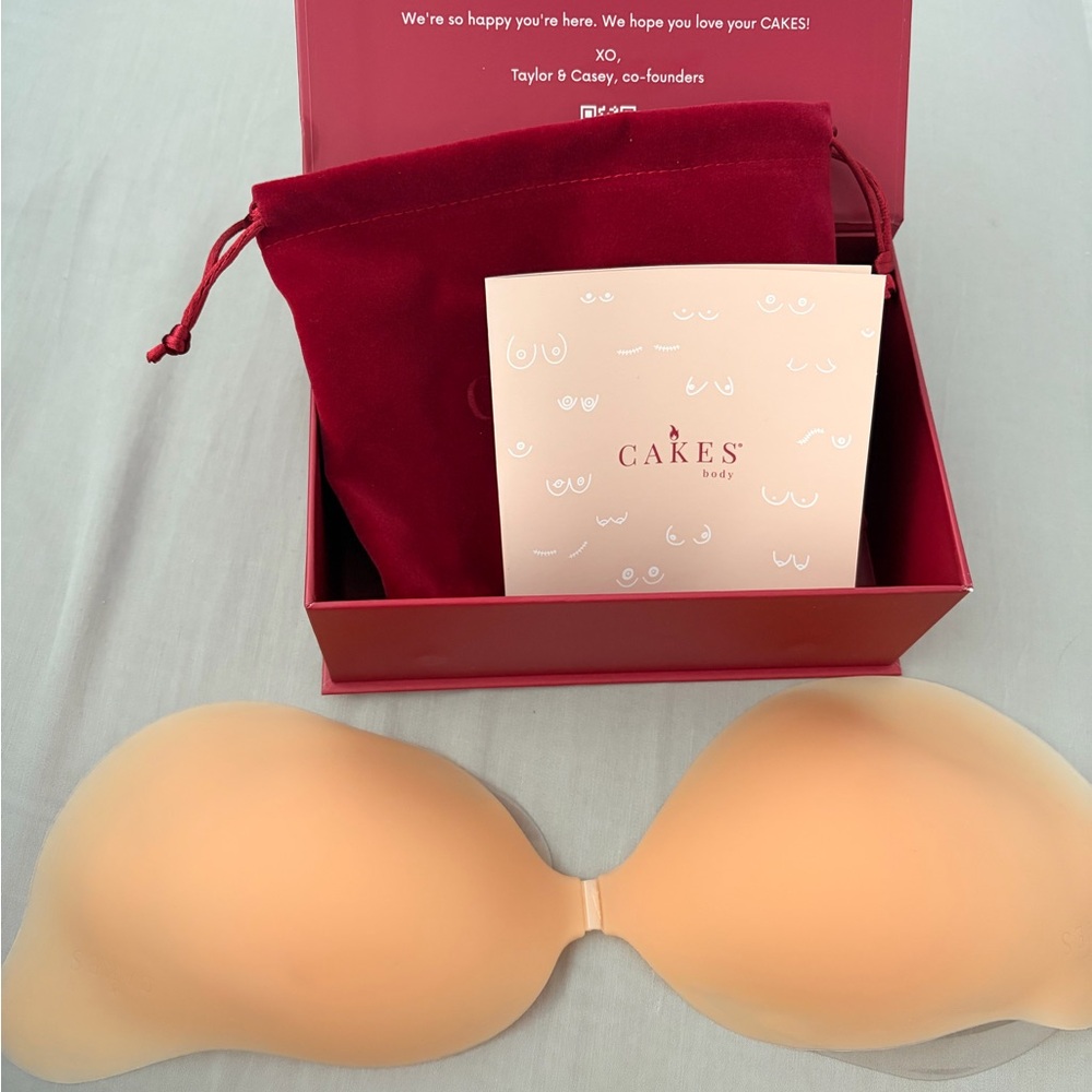 Cakes Body Strapless Adhesive Silicone Bra in Nude